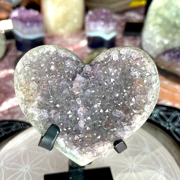 Jewelry - Amethyst Geode Heart w/Stand